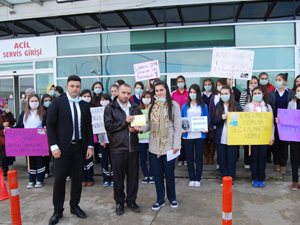 Trabzon'da Ecrin bebek için yürüyüş