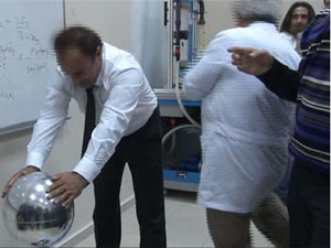 Rektör öyle bir çarpıldı ki...