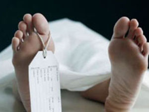 Kocasının cesediyle koca bir yıl geçirdi