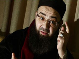 Kendine mezar yaptırdı!