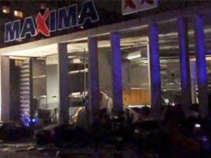 Alışveriş merkezinin çatısı çöktü: 12 ölü!