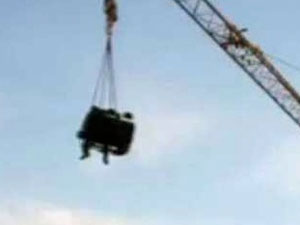 Vinçten salıncak yaptılar