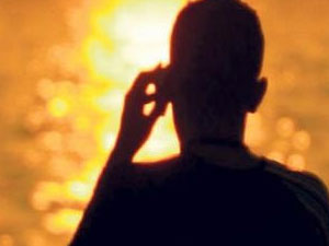 Dolandırıcılar yaşlı kadını kandırdı