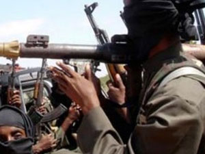 Evleri yaktılar: 12 ölü