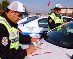 Araçlarda siyah film cama ceza geliyor!