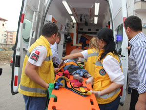 Balkonda oynarken 3. kattan düştü