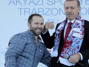 O lider yasaklı çıktı