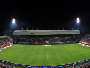 Avni Aker'e Rum bayrağı asılacak mı?