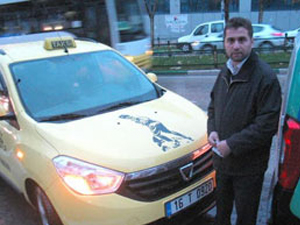 Atatürk çıkartmasına para cezası