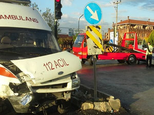 Ambulans kazası: 6 yaralı
