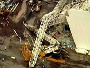 BÜYÜK FACİA! Stat çöktü ölü ve yaralılar var...