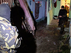 İstanbul'da Özel Harekat ve Çevik Kuvvet'ten narkotik operasyonu