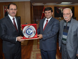 Rektörden Vali'ye ziyaret