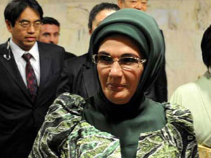 Emine Erdoğan affetmedi!