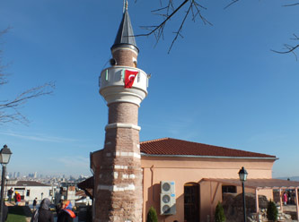 500 yıllık camii ibadete açıldı