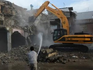 Binalar yıkılıyor, bulvar açılıyor