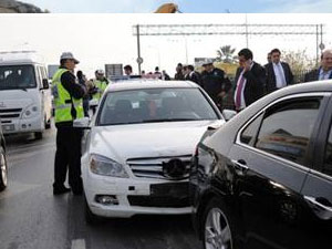 Arınç’ın konvoyunda kaza