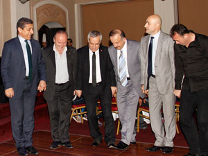 Önce horon oynadı sonra adaylığını açıkladı!