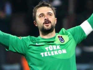 Dev takım Onur'un peşinde