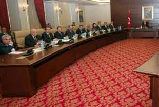 Kabinede revizyon var!