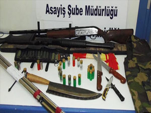 Polis şaştı kaldı! Cephanelik misali