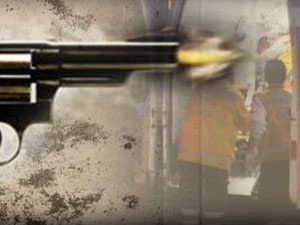 Babasına kurşun yağdırdı!