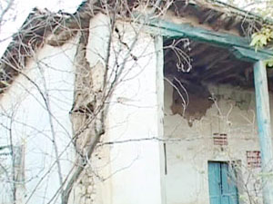 Osmanlı yadigari cami ortada kaldı