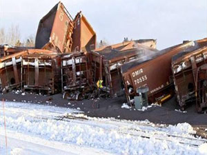 107 vagonlu tren raydan çıktı