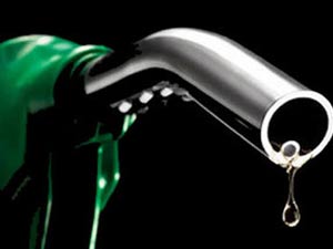 Akaryakıta yine zam geldi