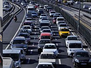 Köprüde intihar girişimi trafik felç!