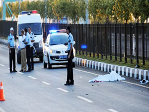 Yakıt tankeri ile otobüs çarpıştı: 1 ölü