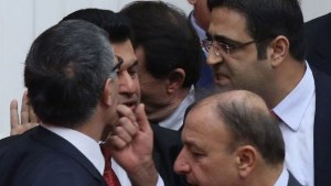 Meclis Genel Kurulu'nda yumruklaşma!