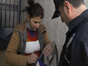 Yok artık ! hamile kadın bunu da yaptı...