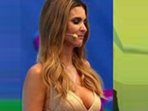 Bu dekolte İran'ı karıştırdı!