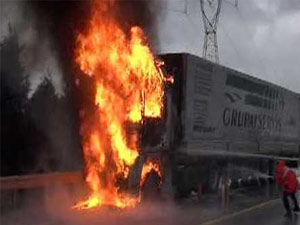 TEM'i kilitleyen yangın!