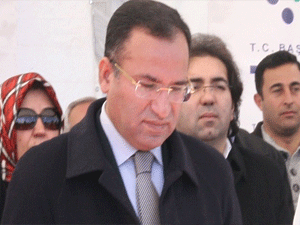 Camiye yapılan saygısızlık Bozdağ'ı çıldırttı