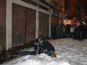 Polislerden kaçarken bayıldı !