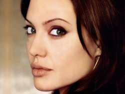 Angelina Jolie öldü iddiası!