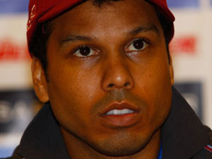 Alanzinho yine tribüne!