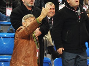 TS kongresinde hem destek hem protesto!