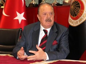 İlhan Cavcav  hastaneye kaldırıldı