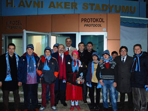 ilk kez Avni Aker'de maç izlediler