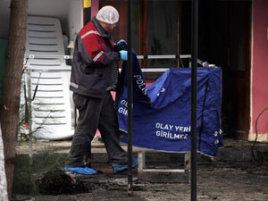 Mangalla ısınmak isterken zehirlenerek öldü