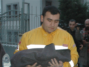 Giresun'da 1 günlük bebek sokağa bırakıldı
