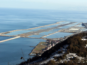 Uçmak için 21 milyon ton taş döküldü