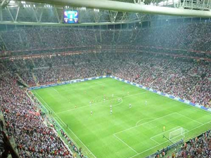 Arena'nın çatısı mahkemelik oldu