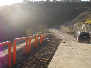 Sürücülerin korkulu rüyası olan yola...