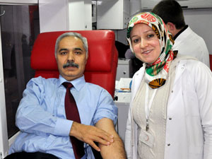 PTT'den Kızılay'a kan bağışı