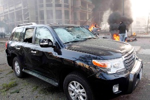 Eski Maliye Bakanı'na bombalı saldırı