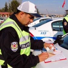 Trabzon'da 5 araç trafikten men edildi.